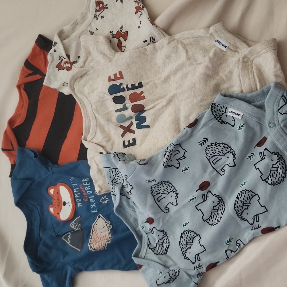 Gerber Bundle of 5 Onesies